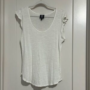 Bobeau White Scoop Neck Ruffle Sleeve Women's Top